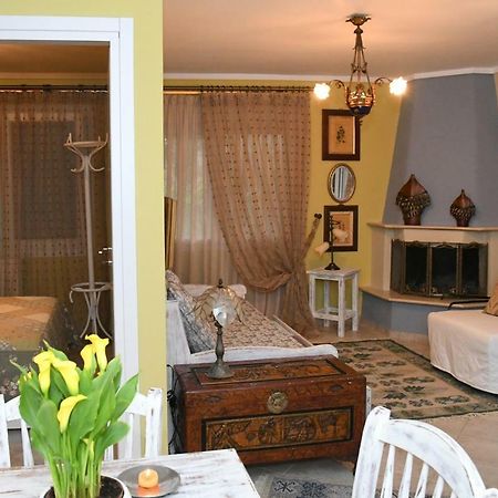 Studio On The Beach With Private Garden Айя-Тріас Екстер'єр фото
